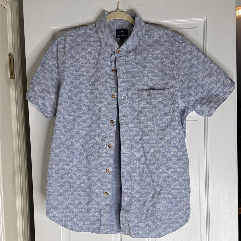 Ben Sherman Light Blue Textured Button-Down Shirt. Large